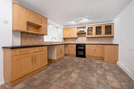 3 bedroom Terraced House for sale in Mountbatten Avenue, Stamford, PE9