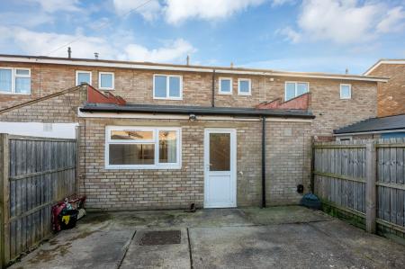 3 bedroom Terraced House for sale in Mountbatten Avenue, Stamford, PE9
