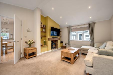 2 bedroom Lodge for sale in Yarwell Mill, Yarwell, PE8