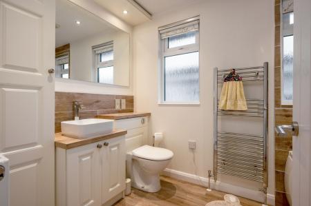 2 bedroom Lodge for sale in Yarwell Mill, Yarwell, PE8