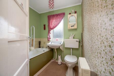 3 bedroom Semi-detached house for sale in Spinney Lane, Ryhall, PE9