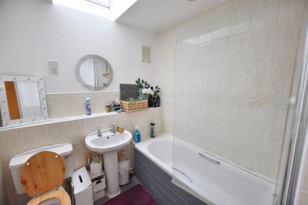 3 bedroom Terraced House for sale in Christ Church Close, Stamford, PE9