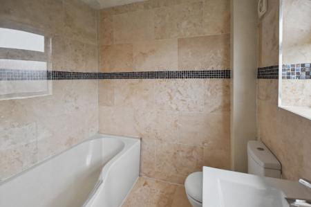 3 bedroom Terraced House for sale in Nairn Road, Stamford, PE9