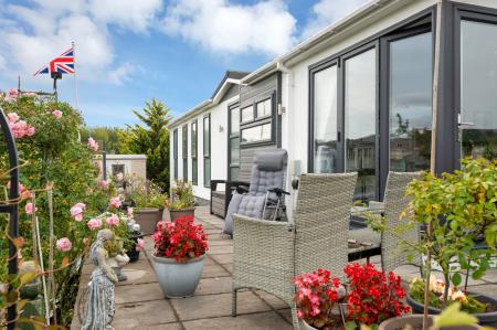 2 bedroom Lodge for sale in Yarwell Mill, Yarwell, PE8