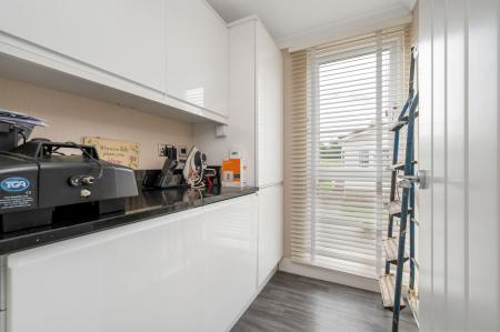 2 bedroom Lodge for sale in Yarwell Mill, Yarwell, PE8