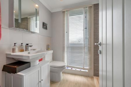 2 bedroom Lodge for sale in Yarwell Mill, Yarwell, PE8