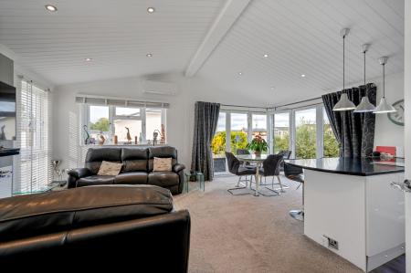 2 bedroom Lodge for sale in Yarwell Mill, Yarwell, PE8