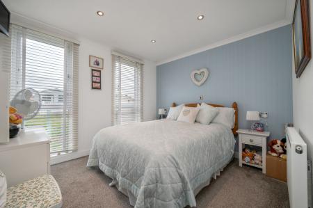 2 bedroom Lodge for sale in Yarwell Mill, Yarwell, PE8