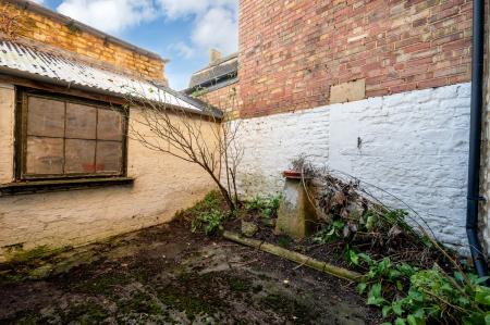 2 bedroom Terraced House for sale in St. Leonards Street, Stamford, PE9