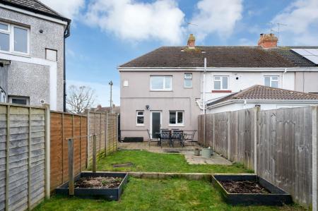 3 bedroom End of terrace house for sale in Worcester Crescent, Stamford, PE9
