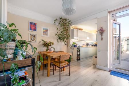 2 bedroom Terraced House for sale in Vine Street, Stamford, PE9