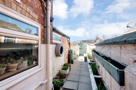 2 bedroom Terraced House for sale in Vine Street, Stamford, PE9