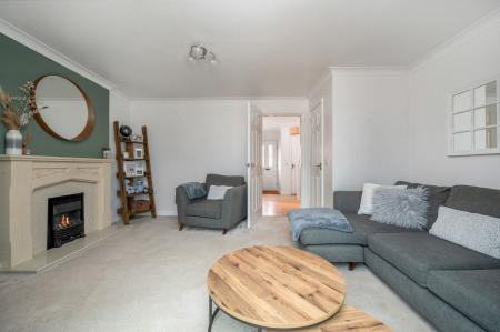 3 bedroom Terraced House for sale in Christ Church Close, Stamford, PE9