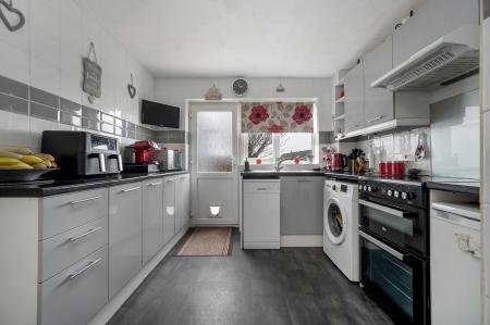 3 bedroom Semi-detached house for sale in Selwyn Road, Stamford, PE9