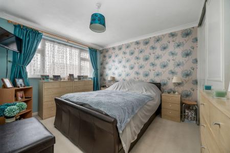 3 bedroom Semi-detached house for sale in Selwyn Road, Stamford, PE9