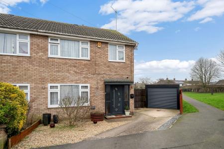 3 bedroom Semi-detached house for sale in Selwyn Road, Stamford, PE9