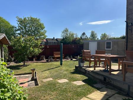 3 bedroom Semi-detached house for sale in Selwyn Road, Stamford, PE9