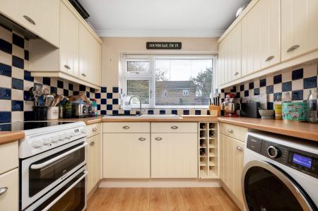 3 bedroom Semi-detached house for sale in Moray Close, Stamford, PE9