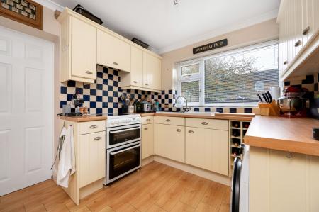 3 bedroom Semi-detached house for sale in Moray Close, Stamford, PE9