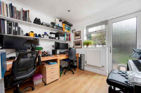 3 bedroom Semi-detached house for sale in Moray Close, Stamford, PE9