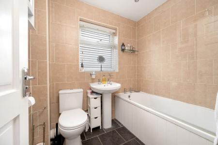 3 bedroom Semi-detached house for sale in Moray Close, Stamford, PE9