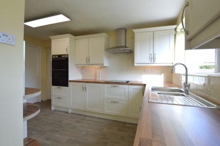 3 bedroom Semi-detached house for sale in Lindsey Road, Uffington, PE9