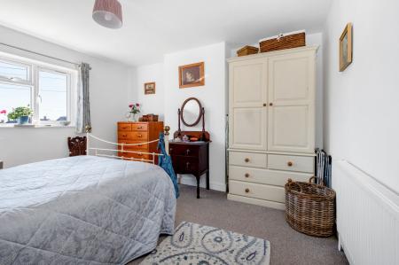 3 bedroom Semi-detached house for sale in Kesteven Road, Stamford, PE9