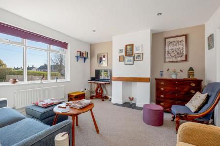 3 bedroom Semi-detached house for sale in Kesteven Road, Stamford, PE9