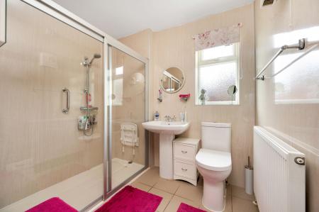 3 bedroom Detached bungalow for sale in Easton On The Hill, Stamford, PE9