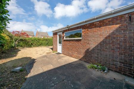 3 bedroom Semi-detached house for sale in Cottesmore Road, Stamford, PE9