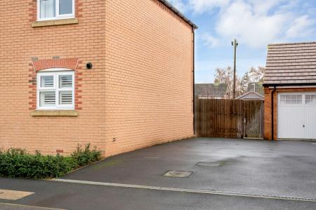 3 bedroom Detached house for sale in Kingsdown Drive, Stamford, PE9