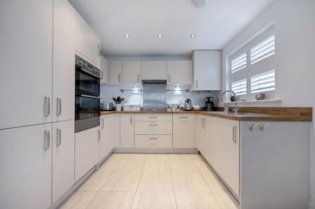 3 bedroom Detached house for sale in Kingsdown Drive, Stamford, PE9