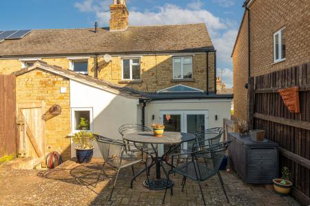 3 bedroom End of terrace house for sale in Reform Street, Stamford, PE9