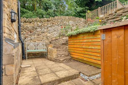 2 bedroom Character Property for sale in High Street, Easton On The Hill, PE9