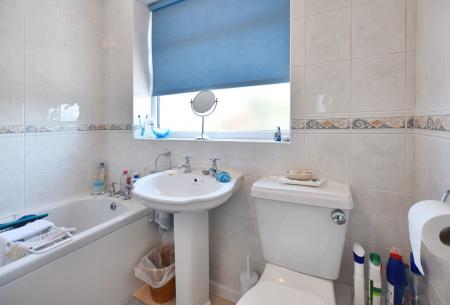 3 bedroom Detached house for sale in Walcot Way, Stamford, PE9