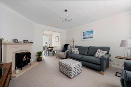 3 bedroom Detached house for sale in Walcot Way, Stamford, PE9