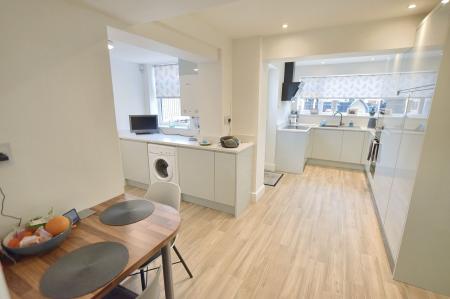 3 bedroom Detached house for sale in Walcot Way, Stamford, PE9