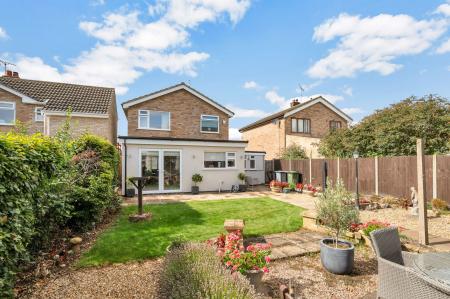 3 bedroom Detached house for sale in Walcot Way, Stamford, PE9