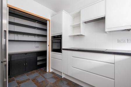 4 bedroom Terraced House for sale in Gresley Drive, Stamford, PE9