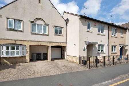 4 bedroom Terraced House for sale in Gresley Drive, Stamford, PE9