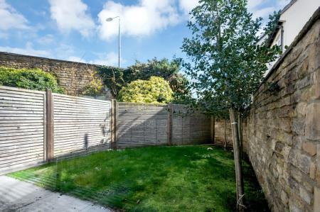 3 bedroom End of terrace house for sale in Warrenne Keep, Stamford, PE9