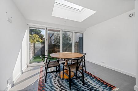 3 bedroom End of terrace house for sale in Warrenne Keep, Stamford, PE9