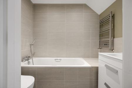 3 bedroom End of terrace house for sale in Warrenne Keep, Stamford, PE9