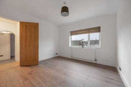 5 bedroom Detached house for sale in Sutherland Way, Stamford, PE9