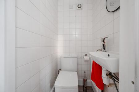 5 bedroom Detached house for sale in Sutherland Way, Stamford, PE9