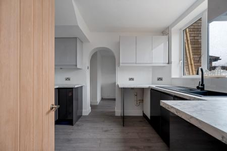 5 bedroom Detached house for sale in Sutherland Way, Stamford, PE9