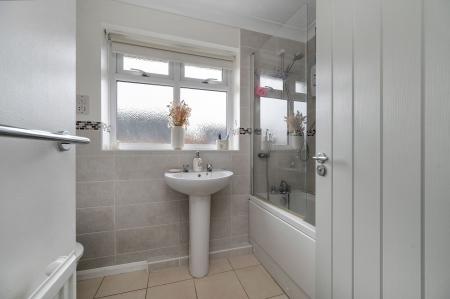 4 bedroom Detached house for sale in Primrose Way, Stamford, PE9