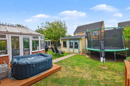 4 bedroom Detached house for sale in Primrose Way, Stamford, PE9