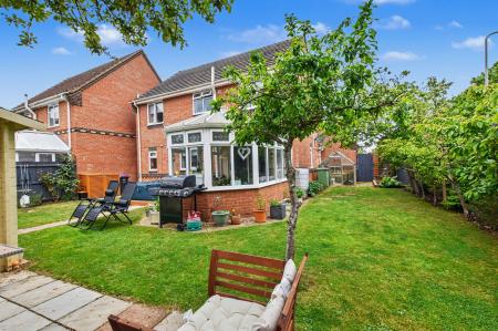 4 bedroom Detached house for sale in Primrose Way, Stamford, PE9