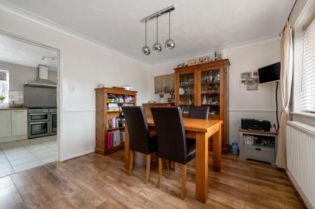 4 bedroom Detached house for sale in Primrose Way, Stamford, PE9